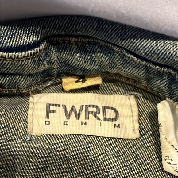 FRWD Boys Two Tone Distressed Denim Trucker Jacket size 4 - Picture 4 of 5